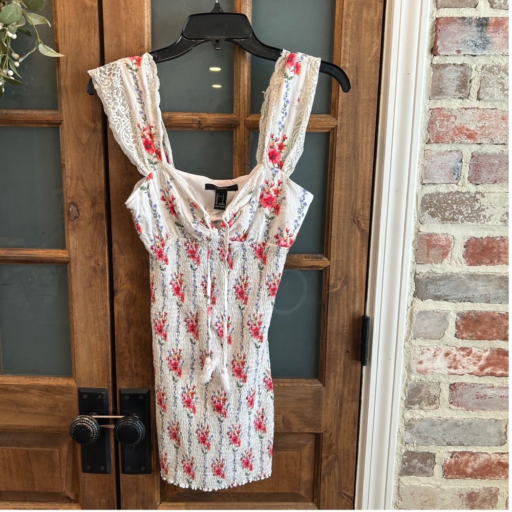 Forever 21 Floral Smocked Shirred Top Mini Dress White‎ Lace Trim Ruffle Straps